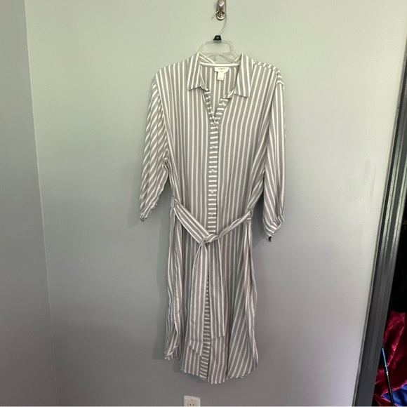 LOFT Outlet lounge Grey White striped collared‎ button  dress Large Soft Flowy - Picture 1 of 6